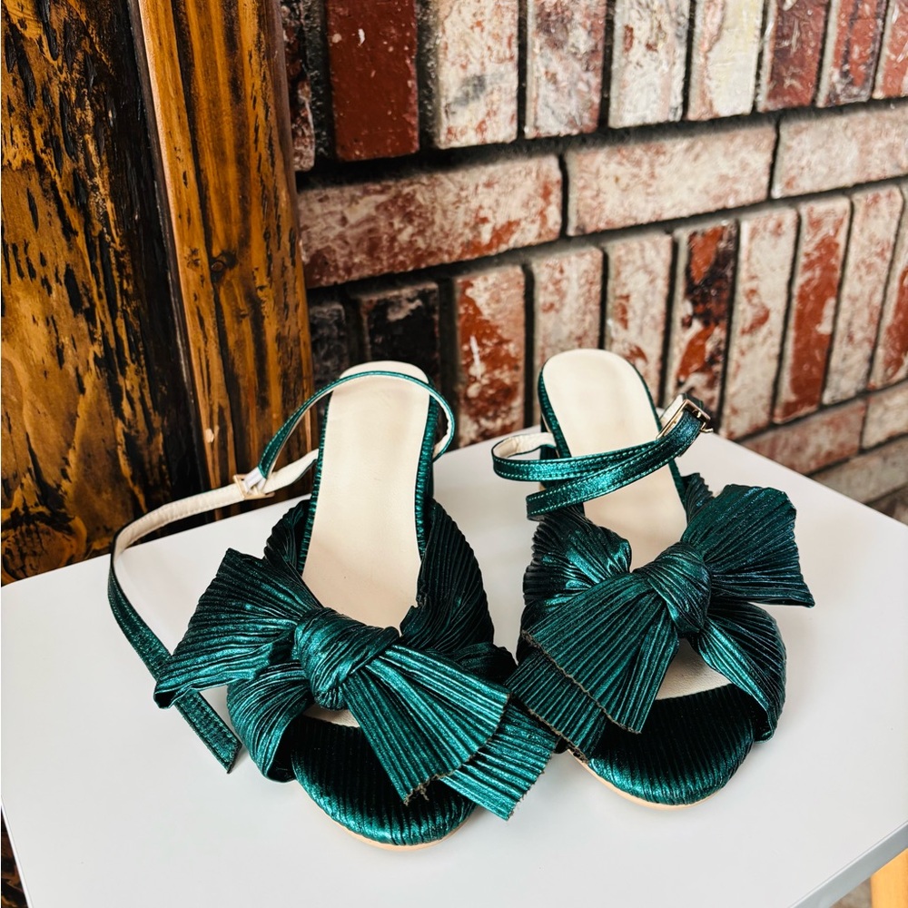 Chic Teal Bow Sandals